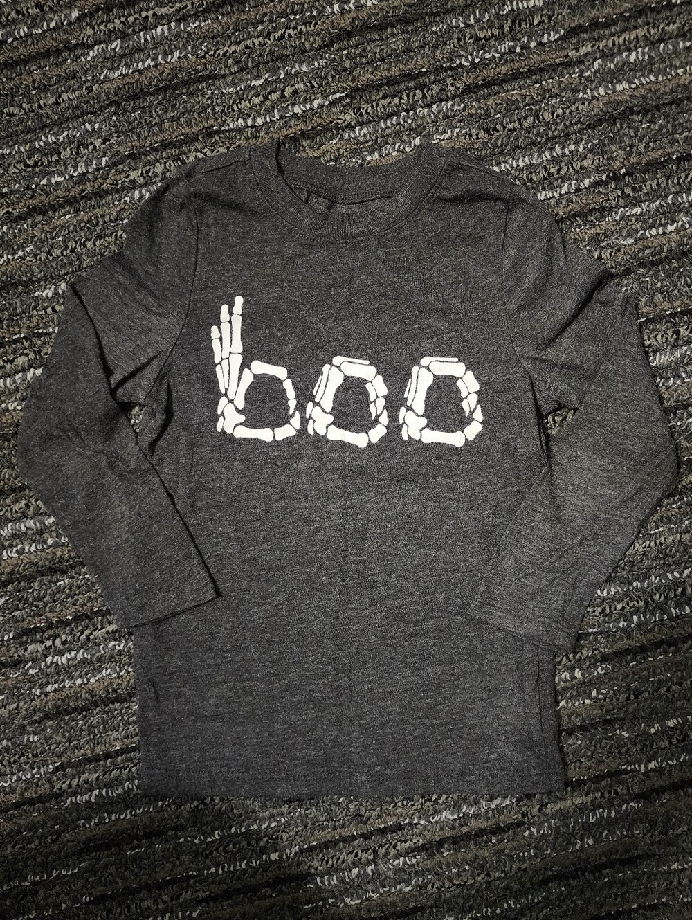 Old Navy Halloween Graphic “boo” Long Sleeve T-shirt Grey Unisex 5T Kid's EUC